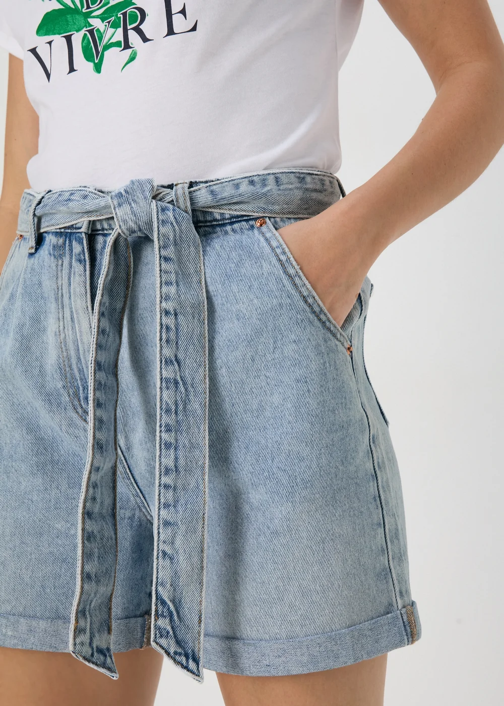 Light Wash Tie Waist Denim Shorts - 8 Image 3